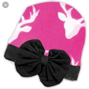 Bubblegum pink deer bow beanie size-NB-12months